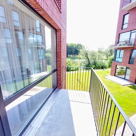 M18 Waterside Park Apartments, Self Check-in, Free Parking, Wi-fi