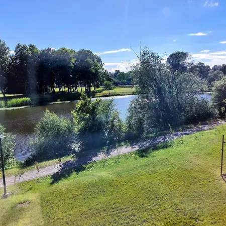 M18 Waterside Park Apartments, Self Check-in, Free Parking, Wi-fi