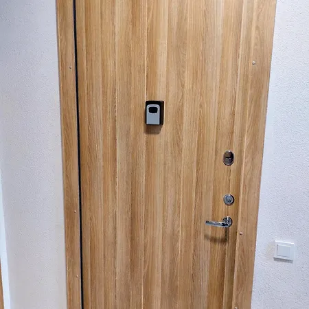 M18 Waterside Park Apartments, Self Check-in, Free Parking, Wi-fi *