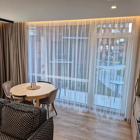 M18 Waterside Park Apartments, Self Check-in, Free Parking, Wi-fi