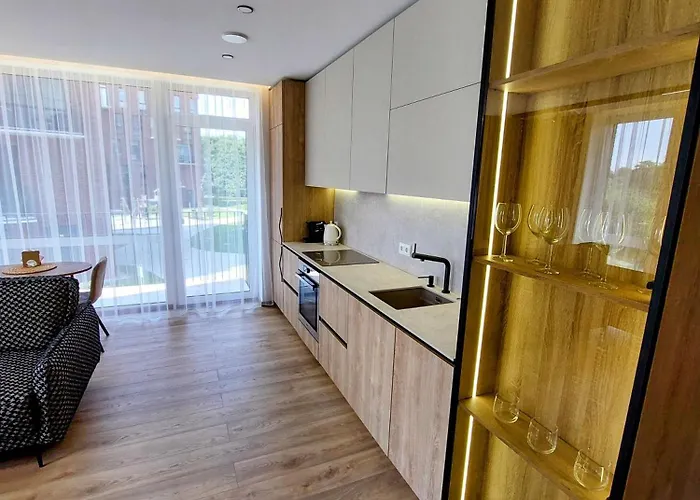 M18 Waterside Park Apartments, Self Check-in, Free Parking, Wi-fi דירה קלייפדה